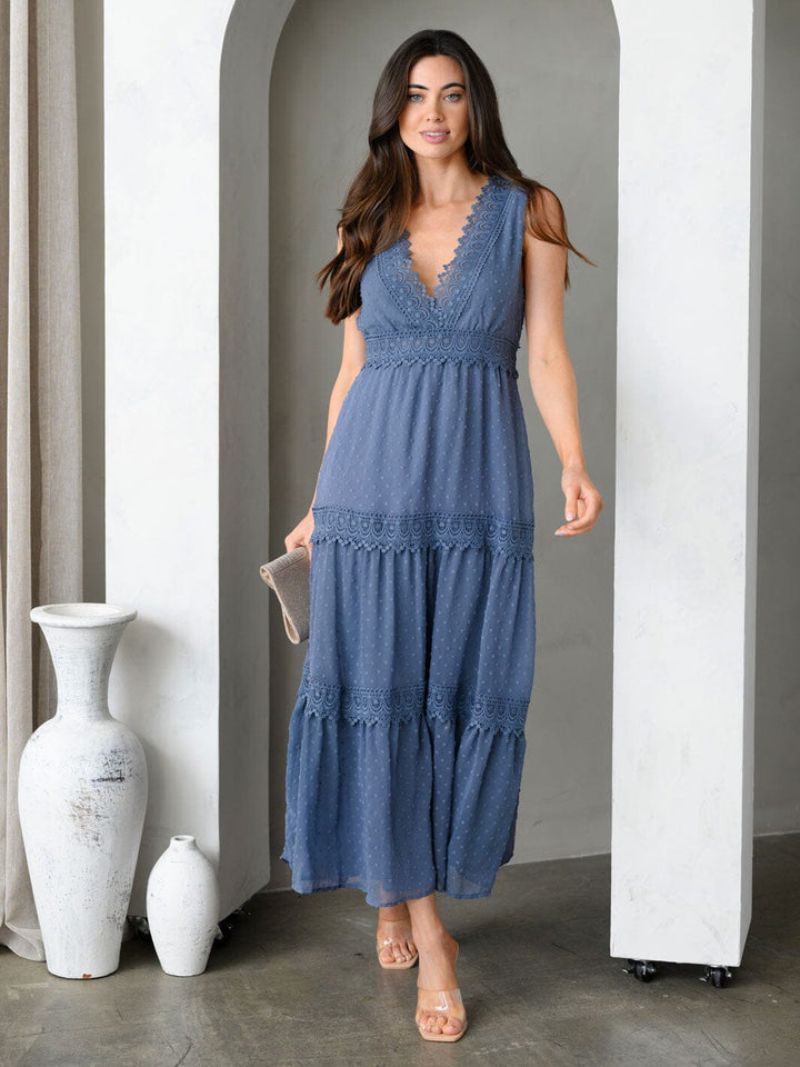 WOMEN'S SLEEVELESS V-NECK TIERED SWISS DOTS MAXI DRESS