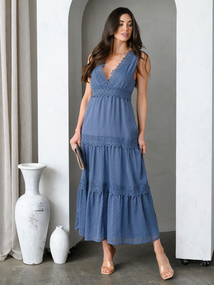 WOMEN'S SLEEVELESS V-NECK TIERED SWISS DOTS MAXI DRESS