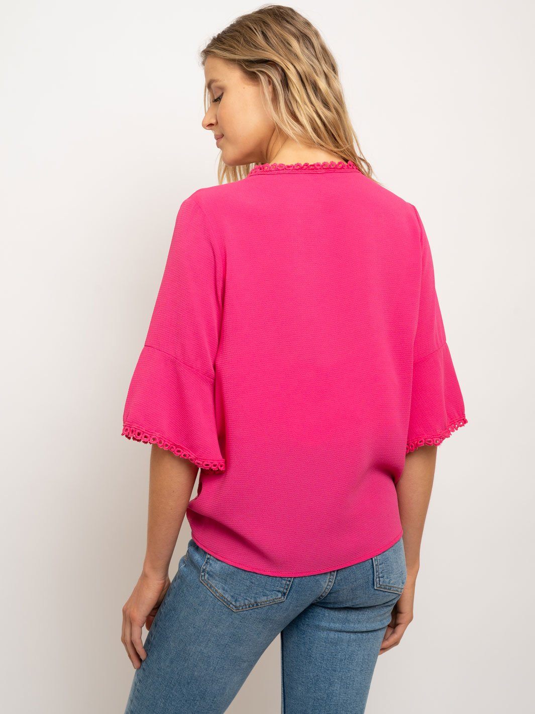 WOMEN'S FRONT TIE CROCHET DETAIL TOP