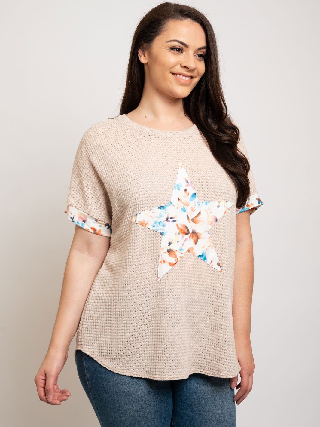 PLUS SIZE STAR PRINT TOP