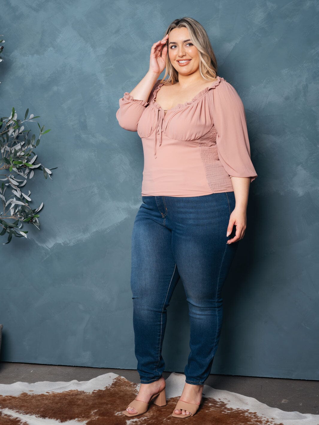 PLUS SIZE 3/4 SLEEVE SMOCK FRONT TIE TOP