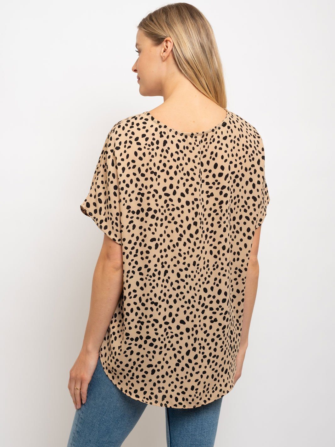 WOMEN'S V-NECK ONE POCKET ANIMAL PRINT TOP