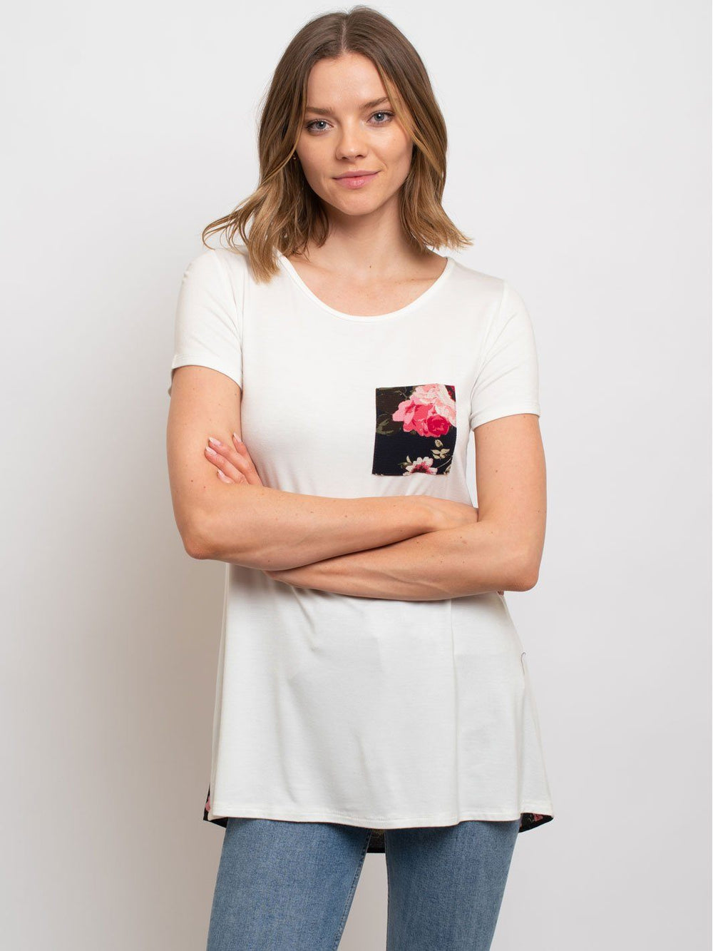 WOMEN'S TUNIC SHORT SLEEVE BUBBLE CREPE FLORAL BACK AND POCKET TOP