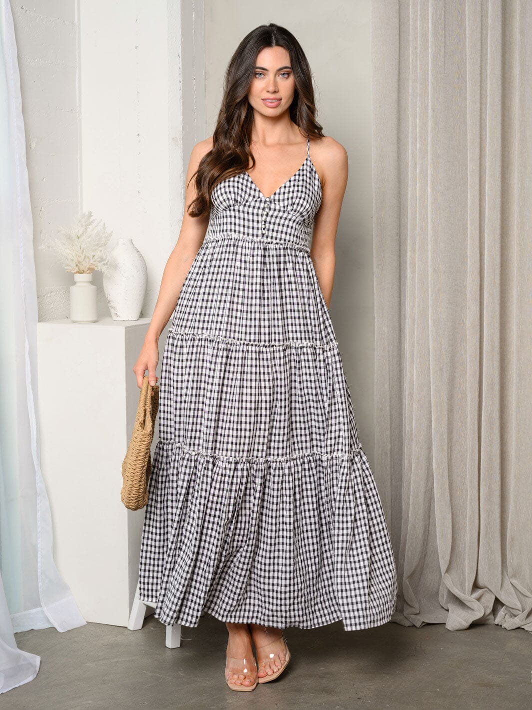 WOMEN'S SLEEVELESS V-NECK SMOCK TIERED PLAID MAXI DRESS
