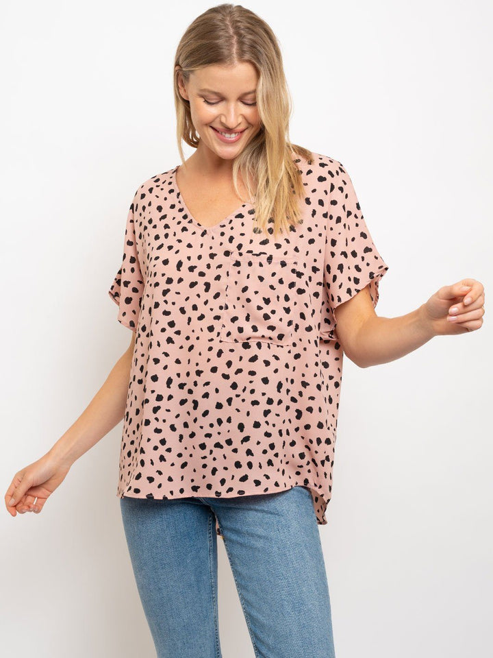 WOMEN'S V-NECK ONE POCKET ANIMAL PRINT TOP