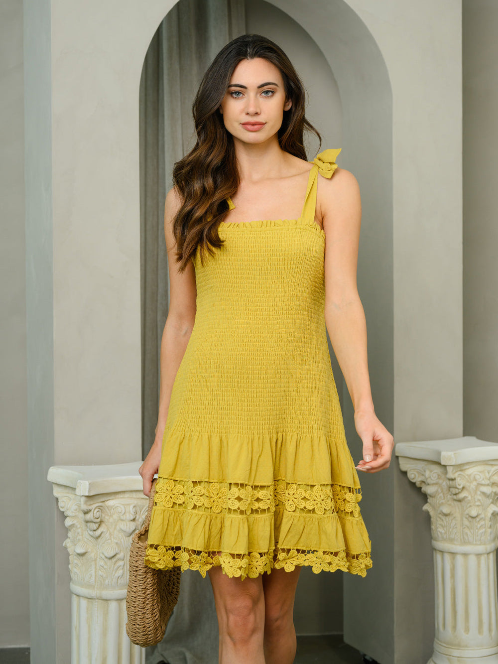 WOMEN'S SLEEVELESS SMOCKED TRIM DETAIL MINI DRESS