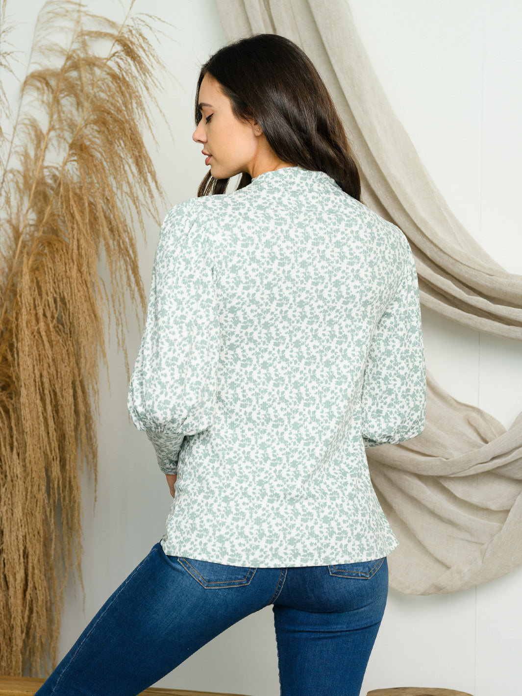 WOMEN'S LONG SLEEVE MOCK NECK OPEN FRONT TOP