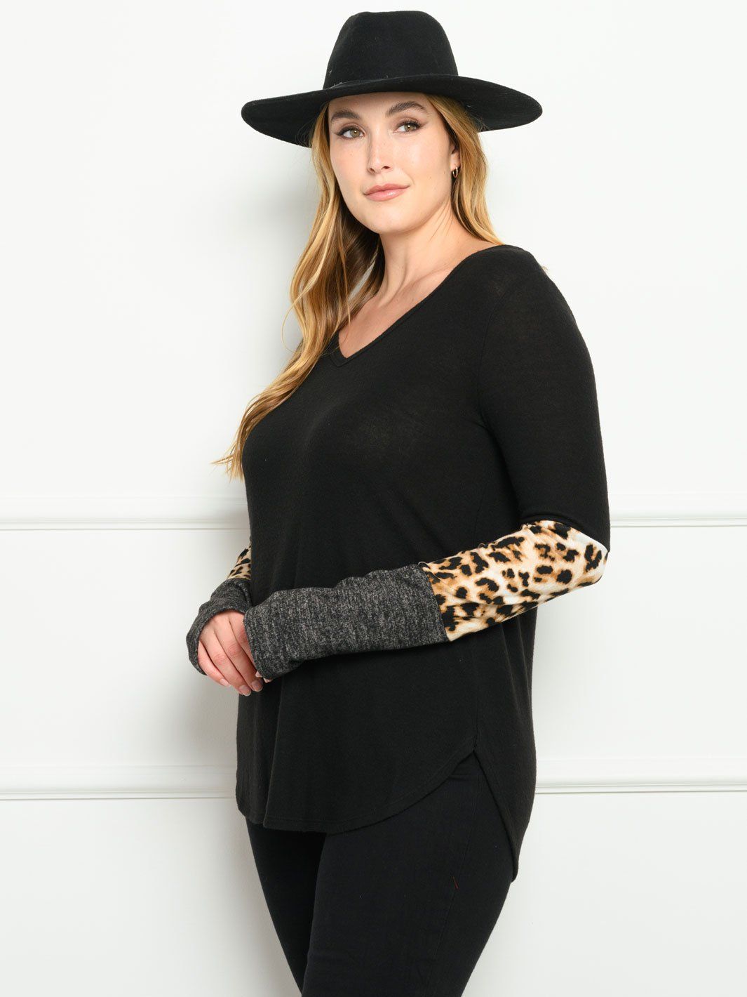 PLUS SIZE CONTRAST LONG SLEEVE TOP