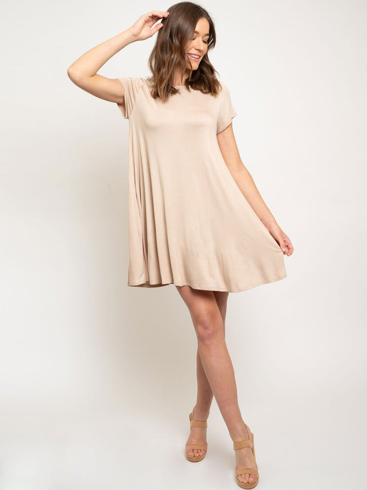 WOMEN'S SOLID TRAPEZE POCKET DRESS