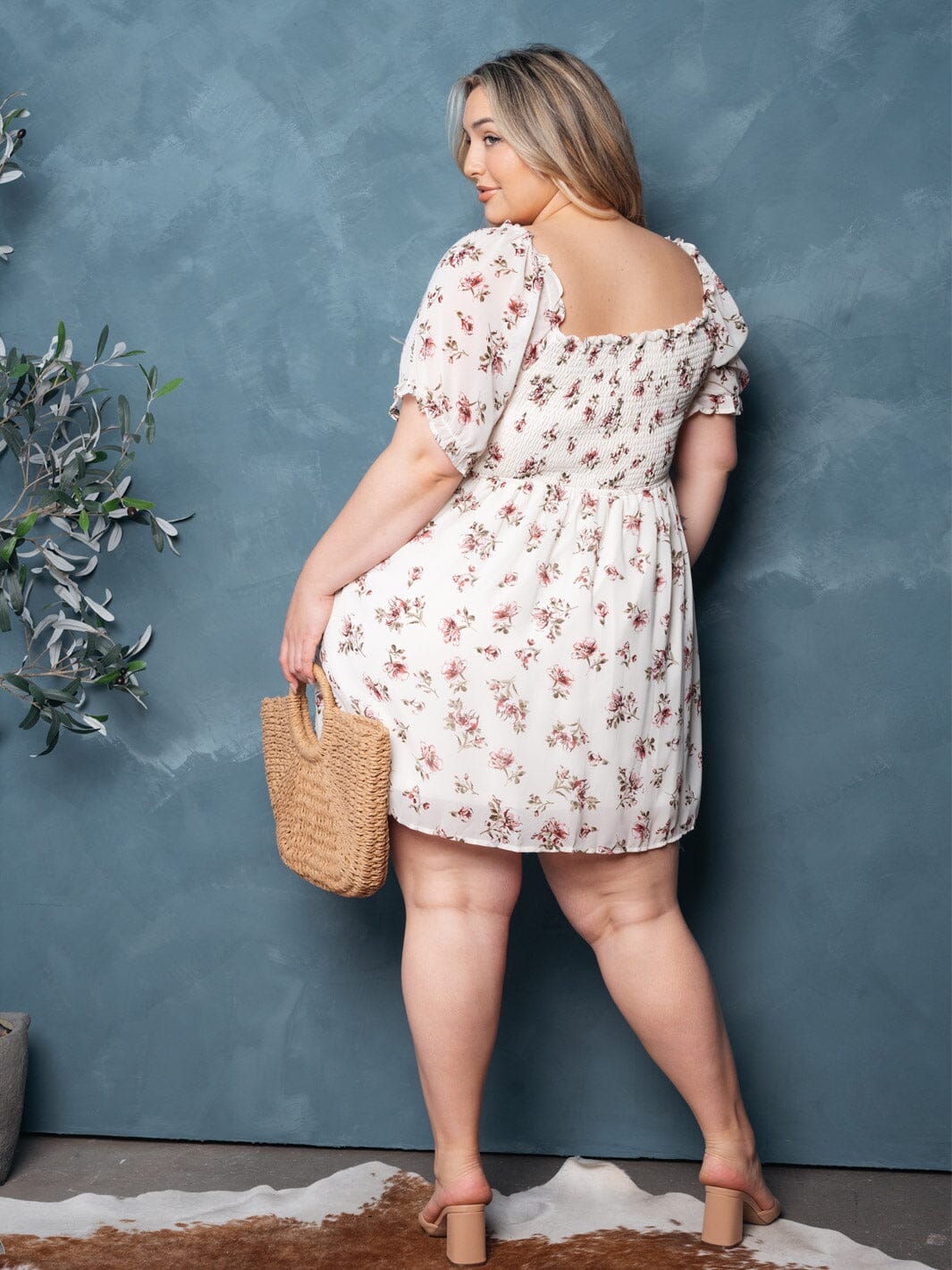PLUS SIZE SHORT SLEEVE SMOCK FLORAL MINI DRESS