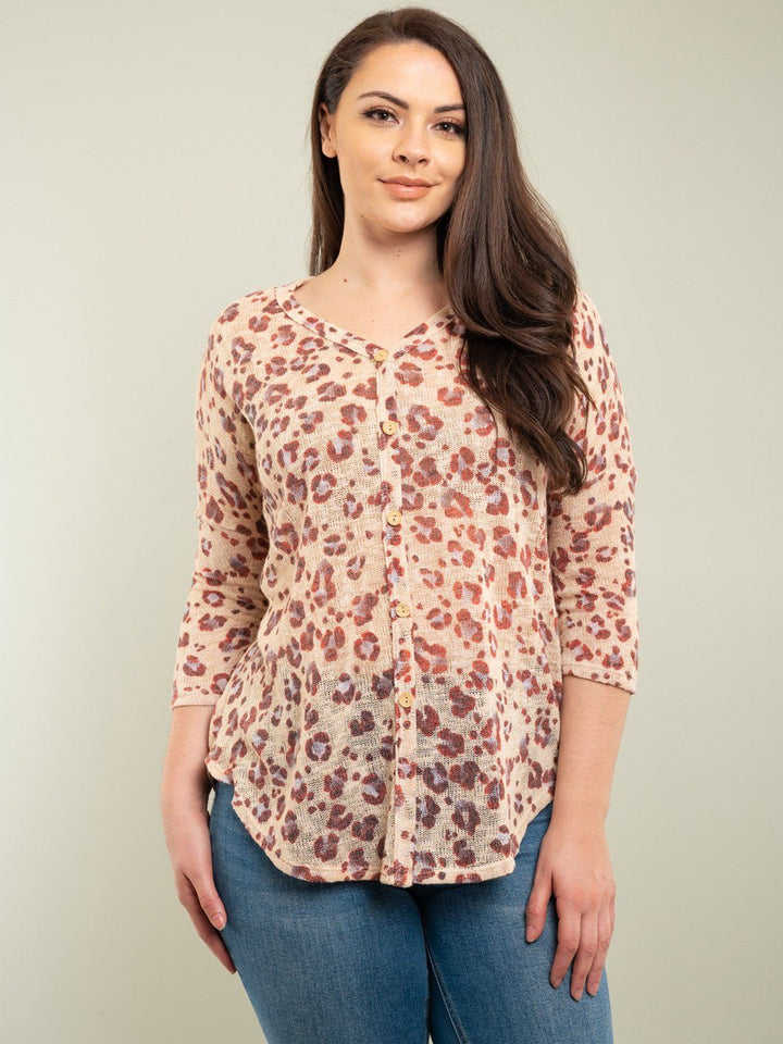 PLUS SIZE ANIMAL PRINT TOP