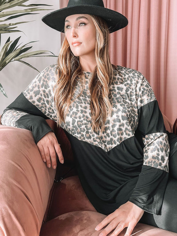 PLUS SIZE LONG SLEEVE ANIMAL PRINT SOLID TOP