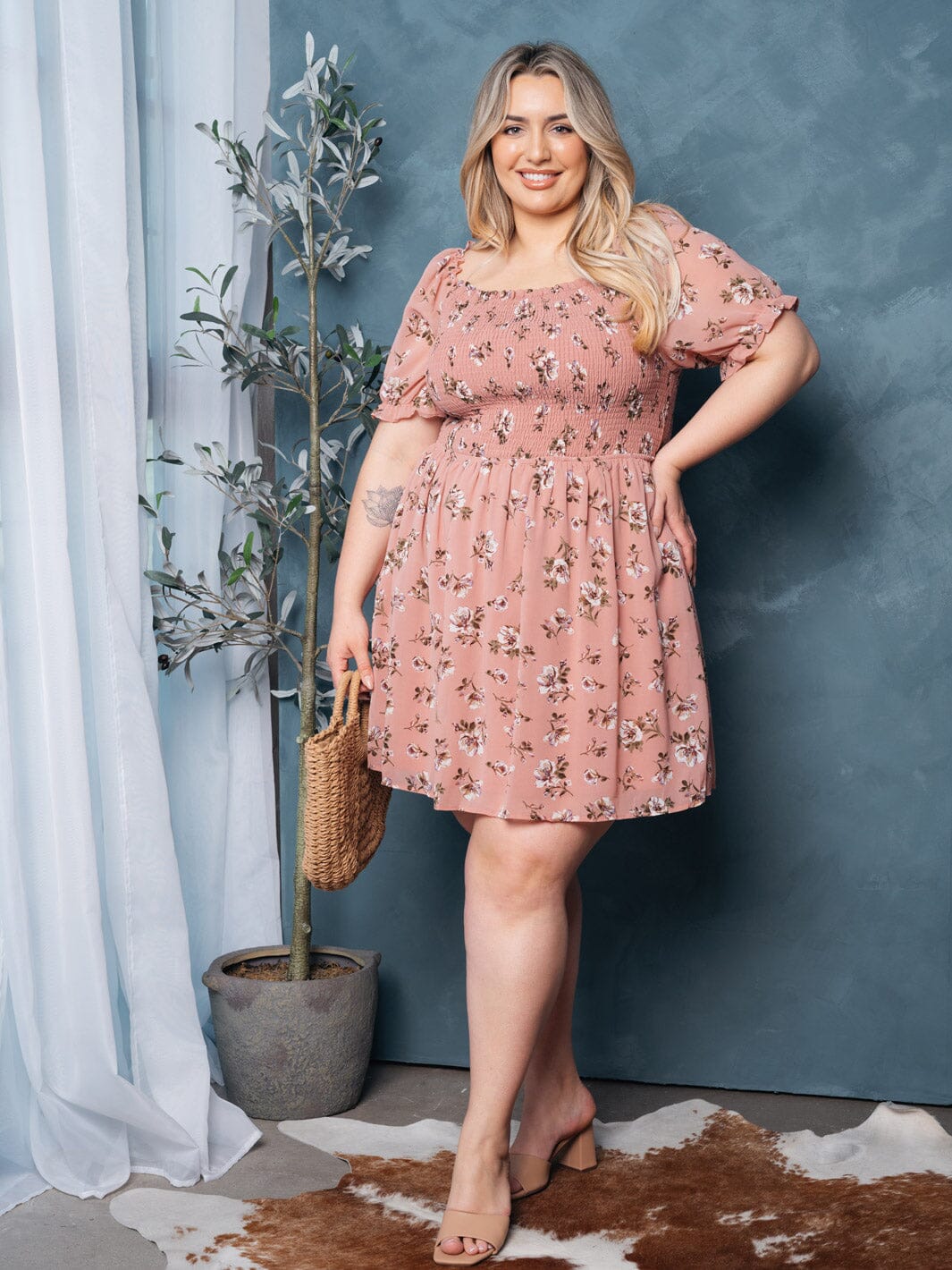 PLUS SIZE SHORT SLEEVE SMOCK FLORAL MINI DRESS