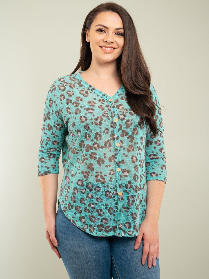 PLUS SIZE ANIMAL PRINT TOP