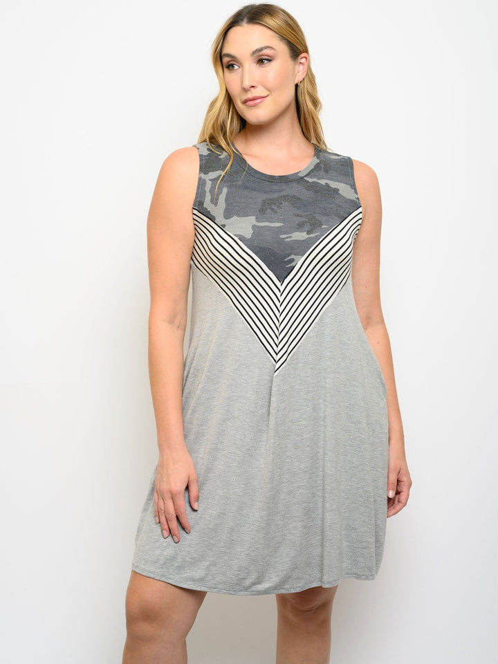 PLUS SIZE SHORT SLEEVE CAMO CONTRAST MINI DRESS