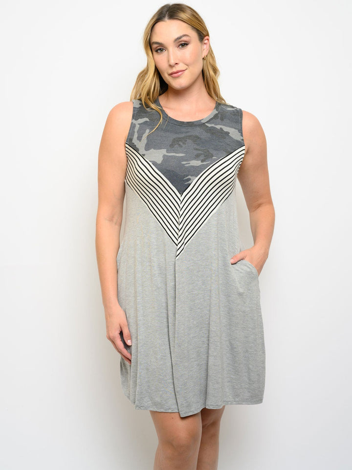 PLUS SIZE SHORT SLEEVE CAMO CONTRAST MINI DRESS