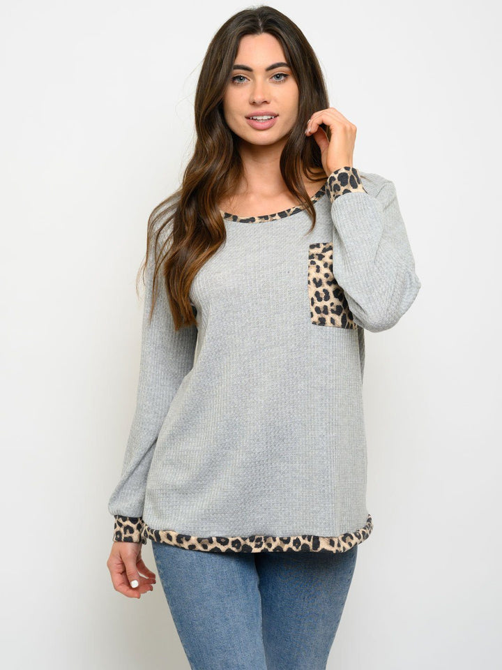 WOMEN'S LONG SLEEVE ANIMAL PRINT TOP