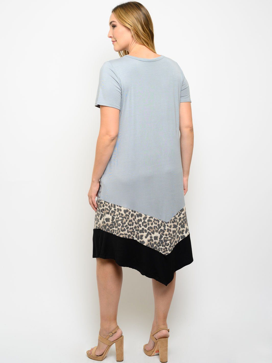 PLUS SIZE COLOR BLOCK WITH POCKETS MIDI DRESS
