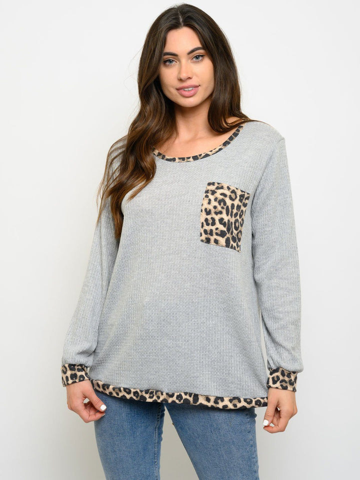 WOMEN'S LONG SLEEVE ANIMAL PRINT TOP