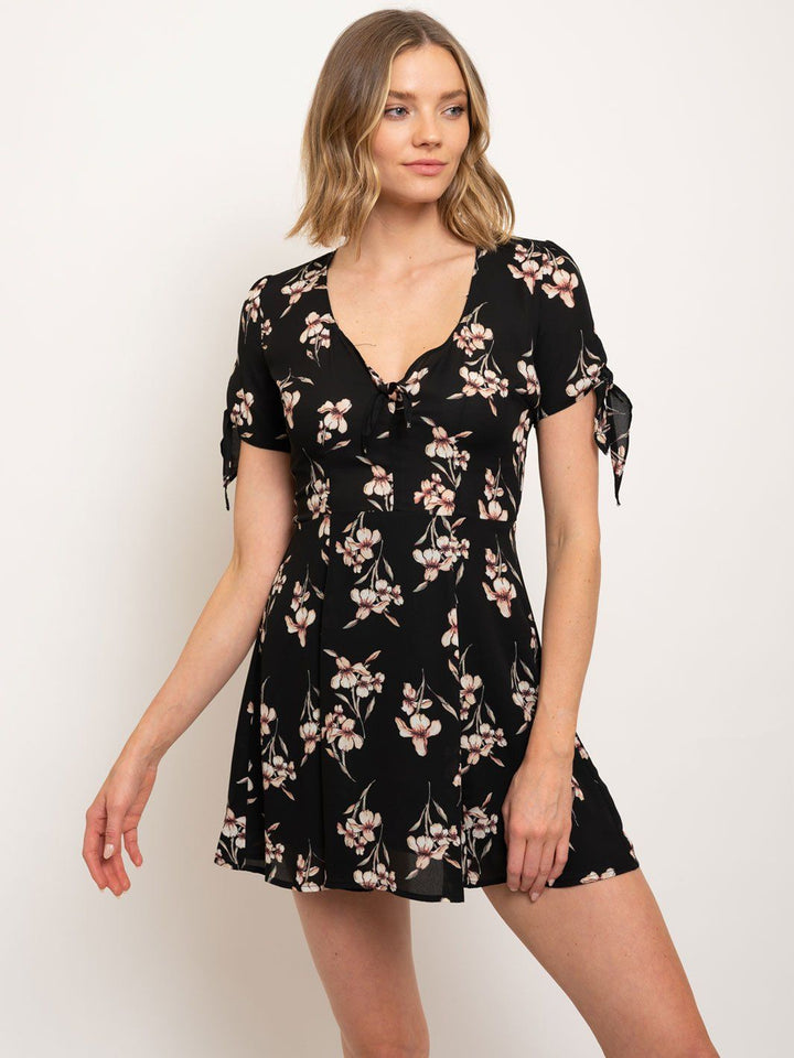WOMEN'S V-NECK FLORAL MINI DRESS