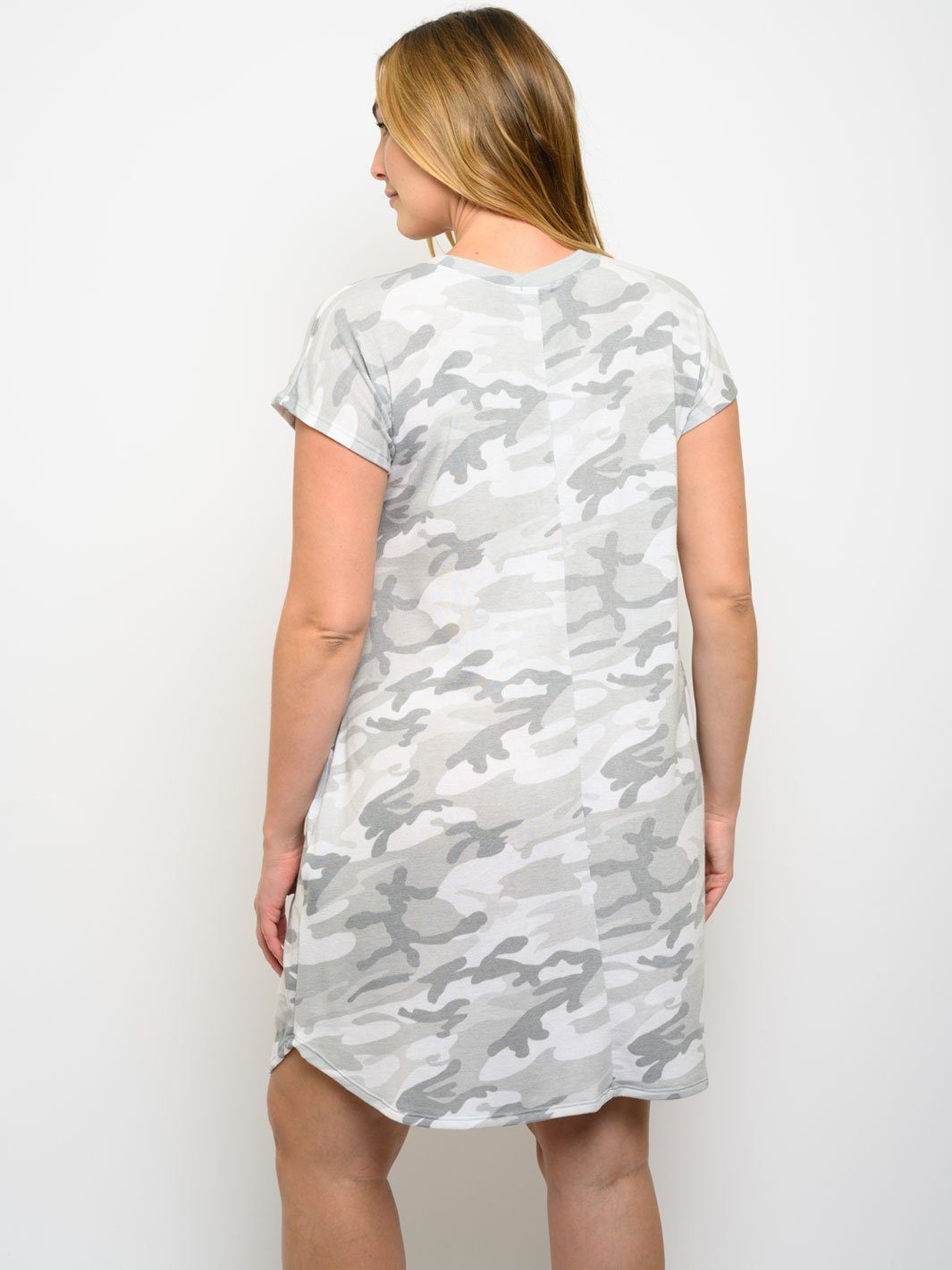 PLUS SIZE V-NECK CAMO MINI DRESS
