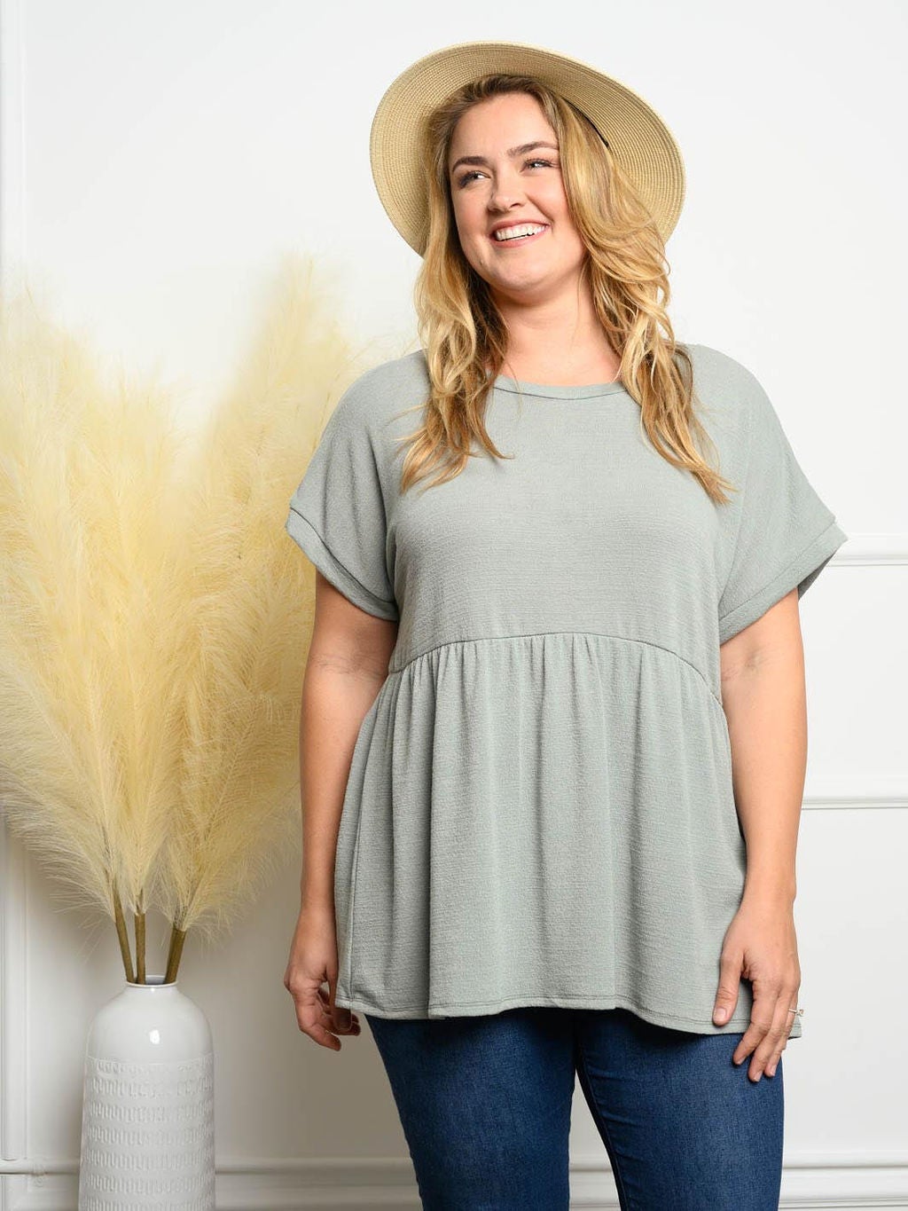 PLUS SIZE SHORT SLEEVE BAYDOLL TOP