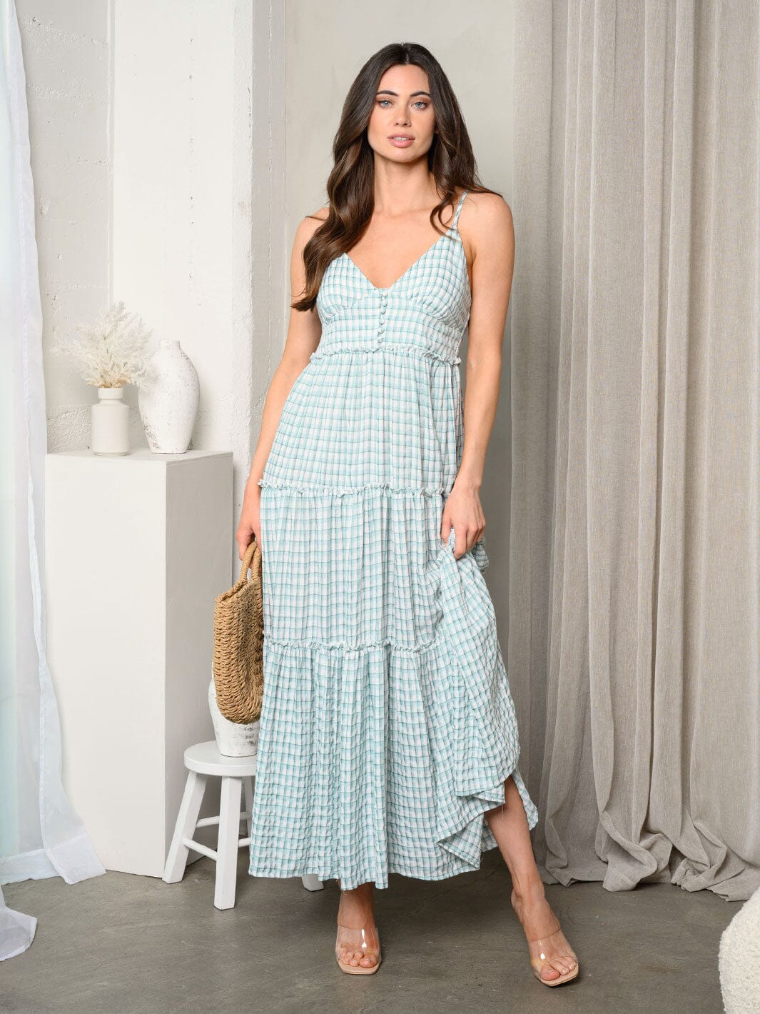 WOMEN'S SLEEVELESS V-NECK SMOCK TIERED PLAID MAXI DRESS
