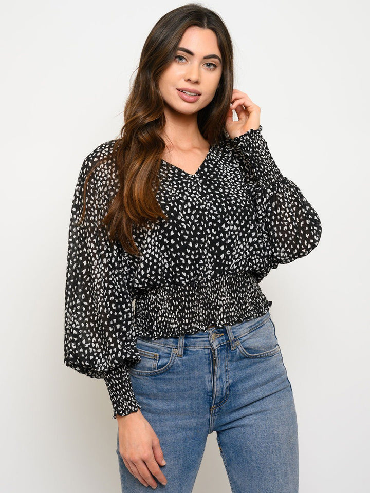 WOMEN'S SMOCKED LOND DOLMAN SLEEVE V-NECK TOP