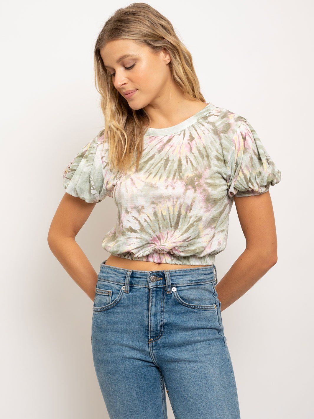 WOMEN'S PUFFED SLEEVE CROP TOP