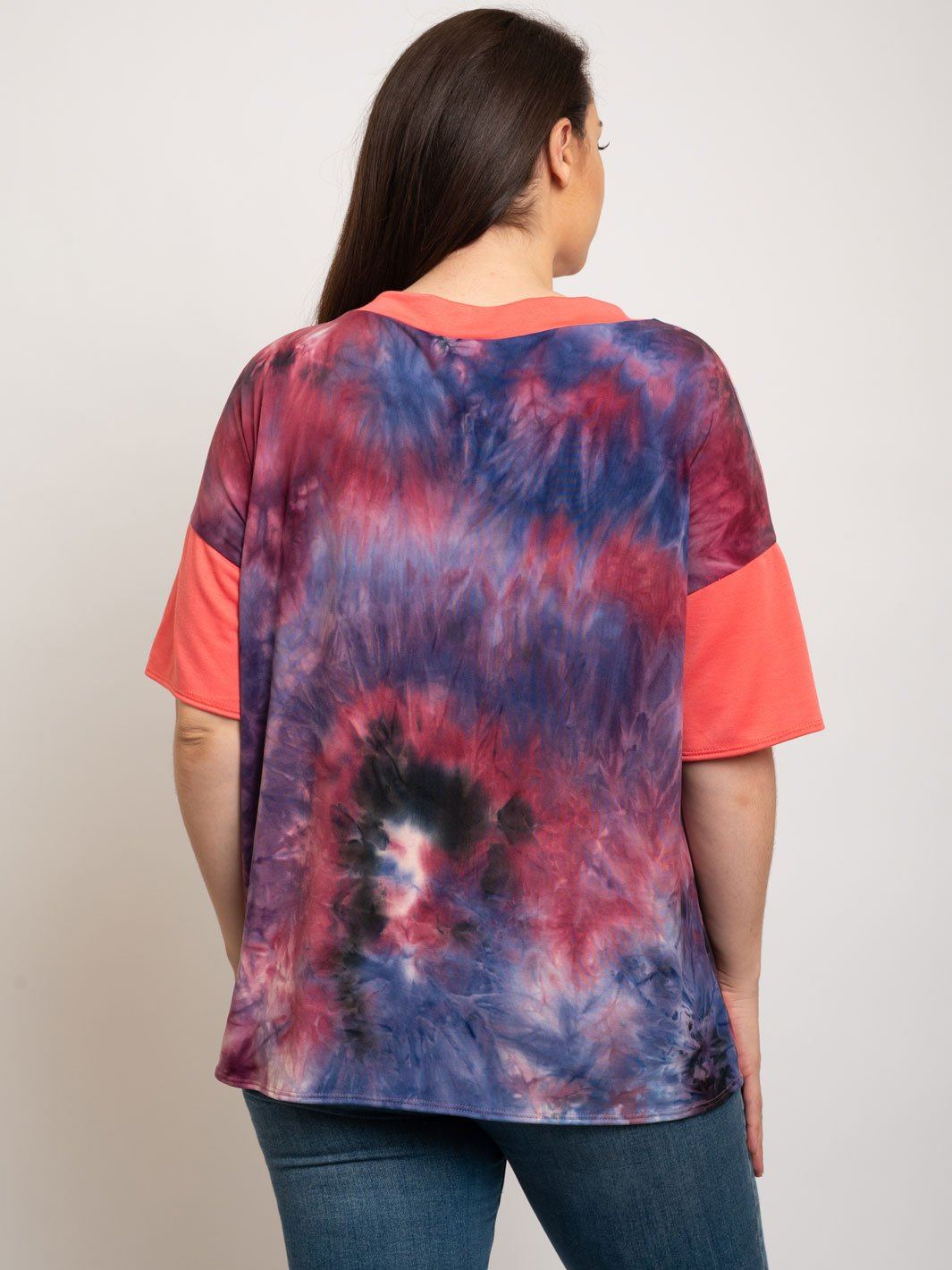 PLUS SIZE TIE DYE V-NECK TOP