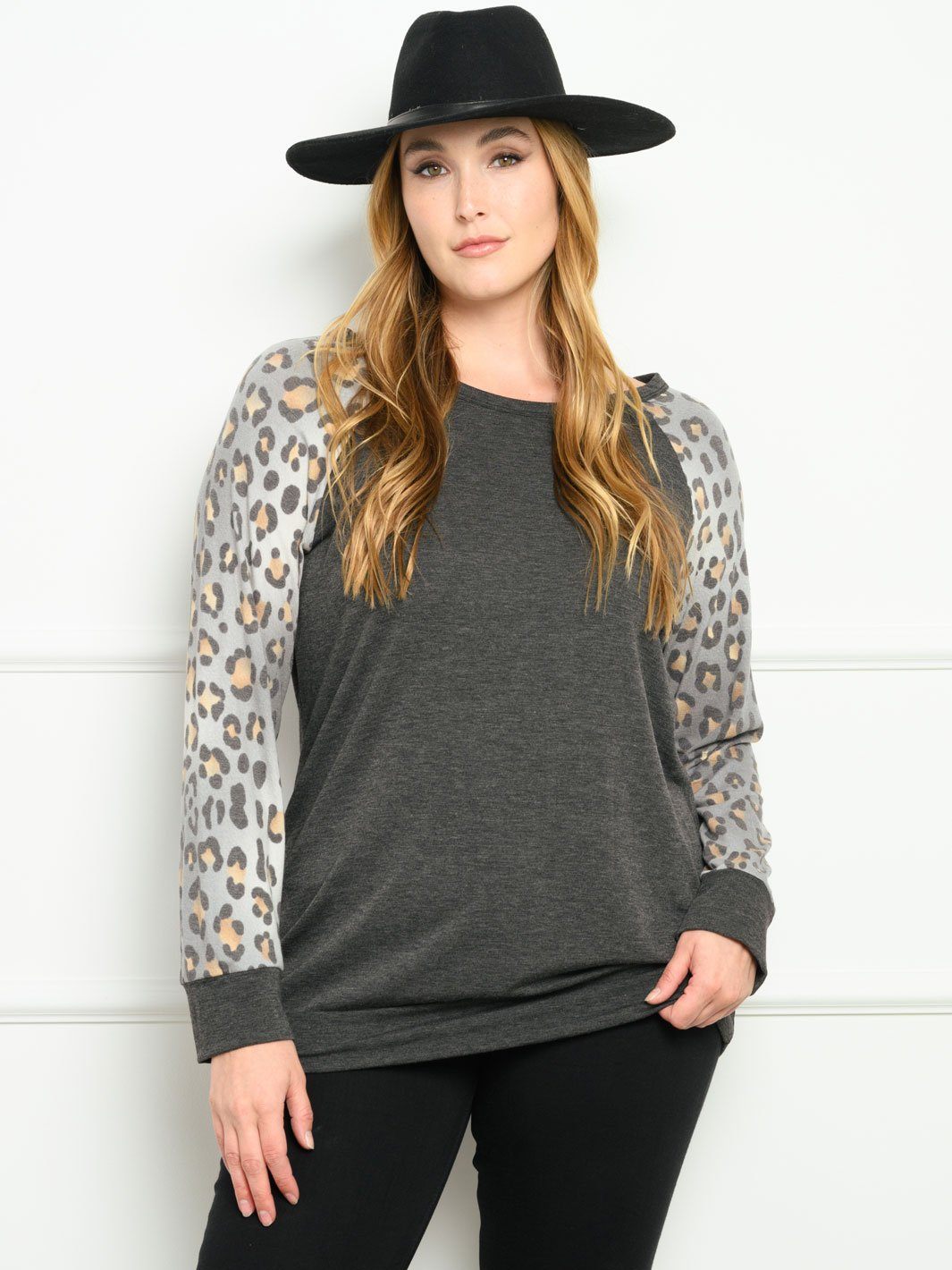 PLUS SIZE LONG SLEEVE ANIMAL PRINT SOLID TOP