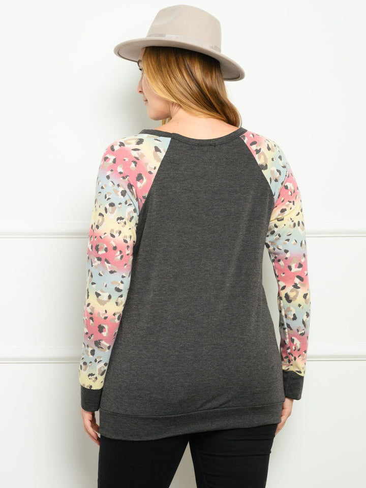 PLUS SIZE LONG SLEEVE MULTI ANIMAL PRINT SOLID TOP