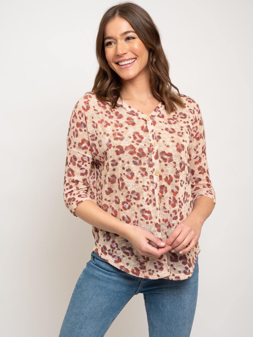 WOMEN'S ANIMAL PRINT 3/4 SLEEVE TOP