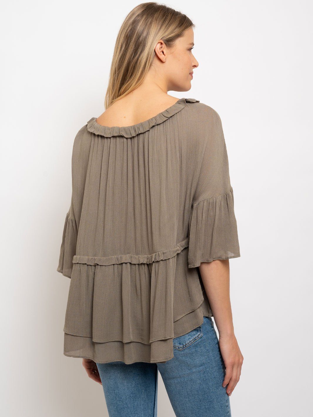 WOMEN'S RUFFLE TESSEL DETAIL TOP