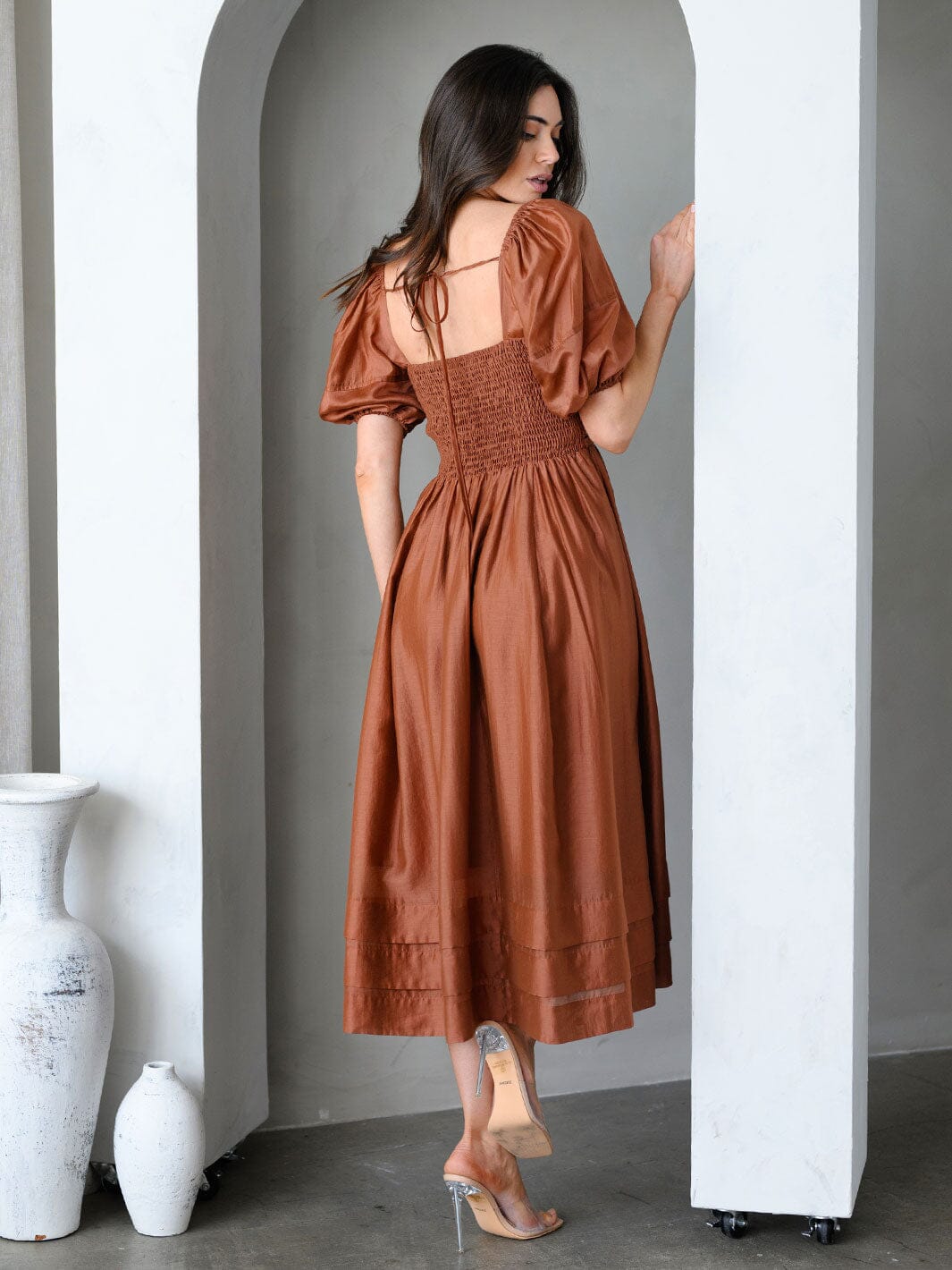 WOMEN'S SHORT PUFF SLEEVE SMOCK MIDI DRESS