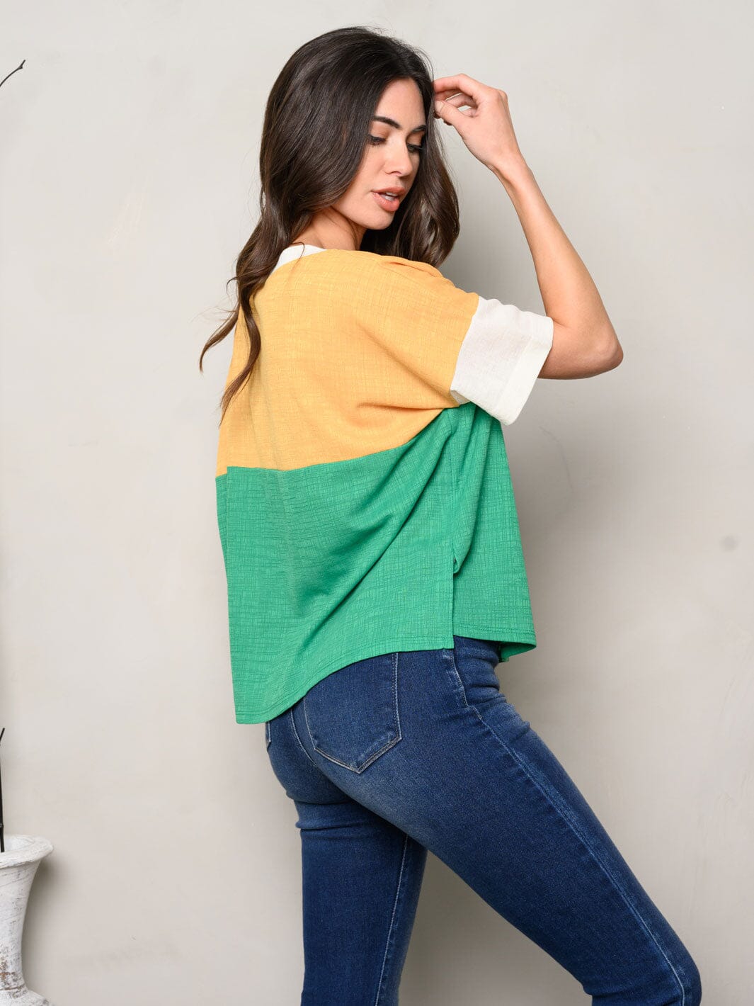 WOMEN'S SHORT SLEEVE FRONT POCKET COLORBLOCK TOP