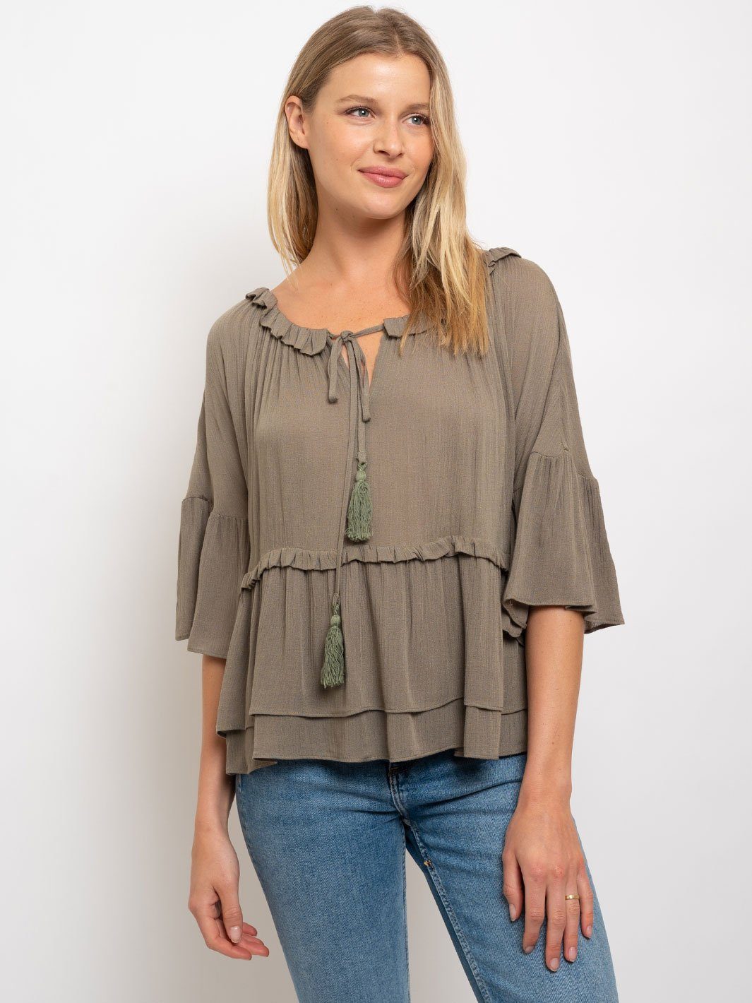 WOMEN'S RUFFLE TESSEL DETAIL TOP