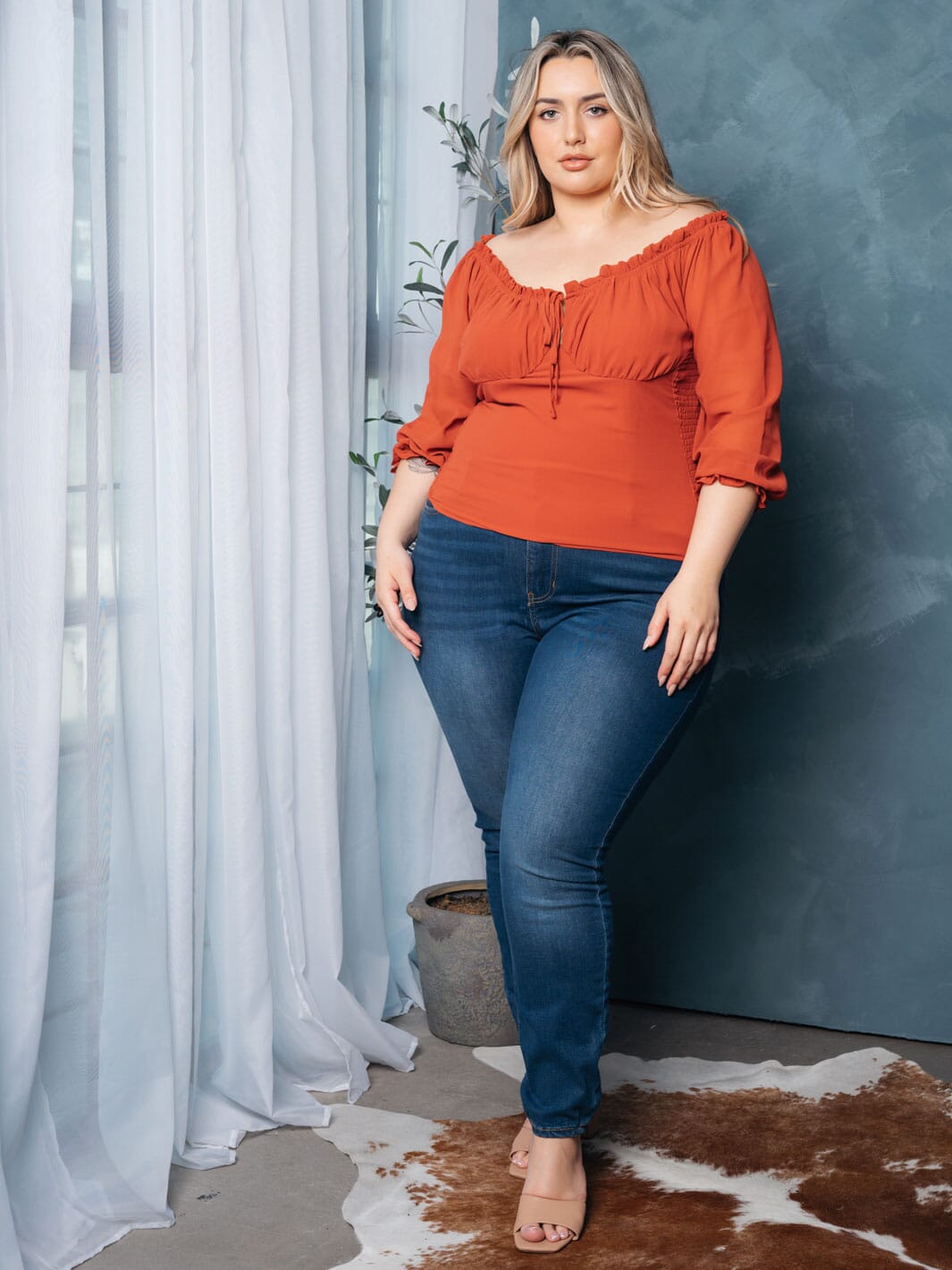 PLUS SIZE 3/4 SLEEVE SMOCK FRONT TIE TOP