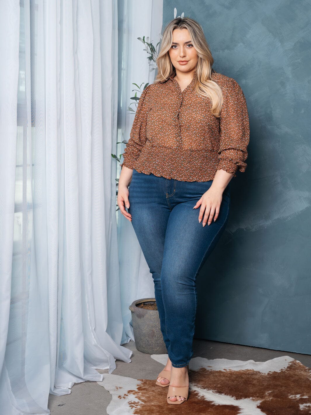 PLUS SIZE 3/4 SLEEVES BUTTON UP SMOCK FLORAL TOP