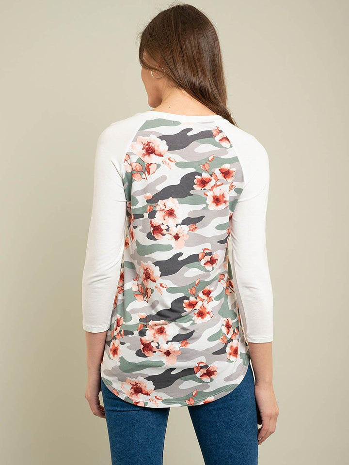 WOMEN'S CAMO & FLORAL KNIT TOP
