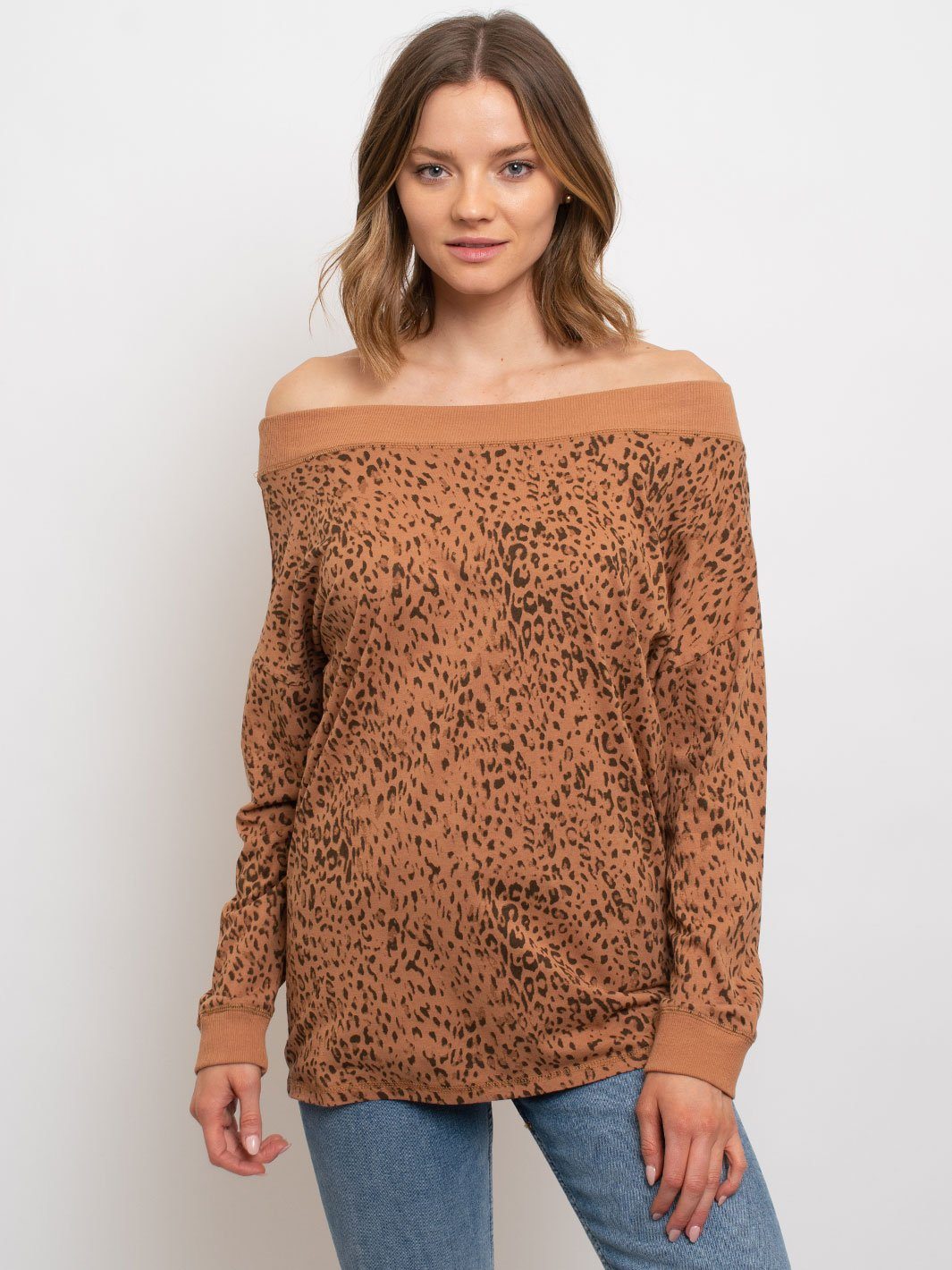 WOMEN'S LEOPARD PRINT OFF SHOULDER TOP