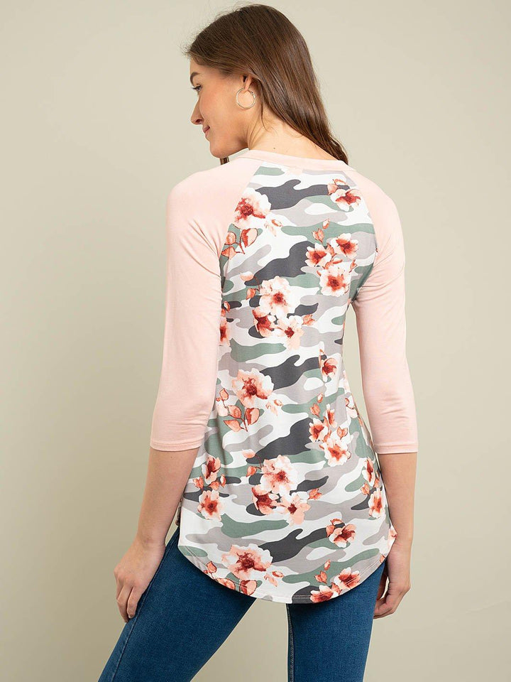 WOMEN'S CAMO & FLORAL KNIT TOP