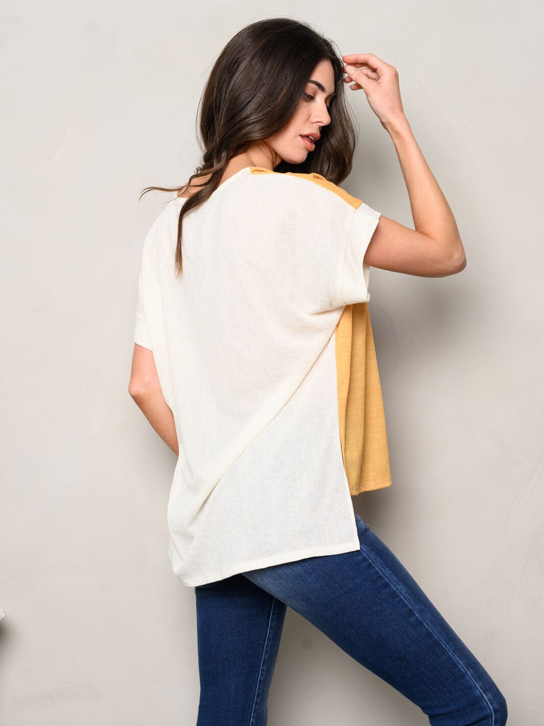 WOMEN'S SHORT SLEEVE V-NECK FRONT POCKET COLORBLOCK TOP