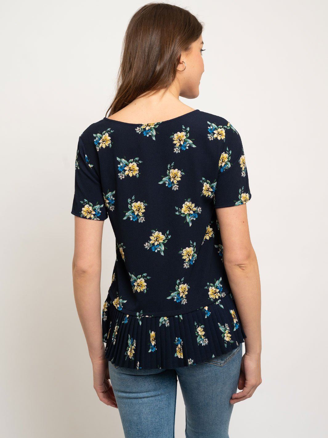 WOMAN'S FLORAL RUFFLE TOP