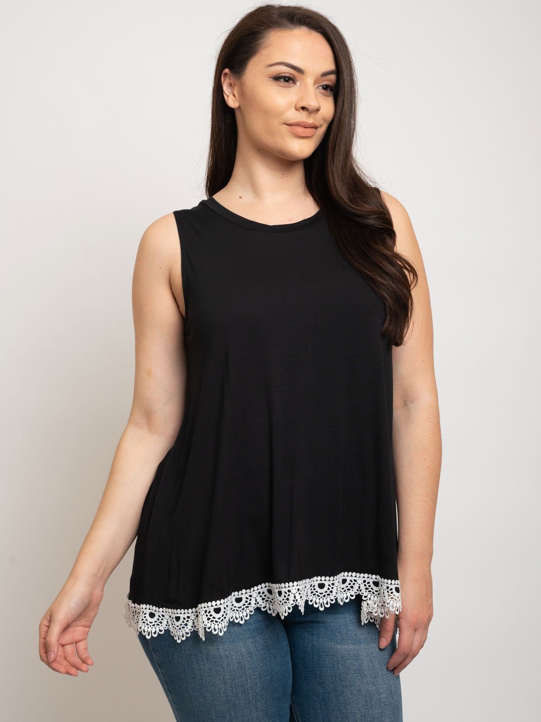PLUS SIZE SLEEVELESS CROCHET DETAIL TOP