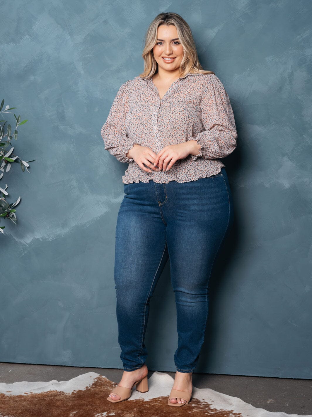 PLUS SIZE 3/4 SLEEVES BUTTON UP SMOCK FLORAL TOP