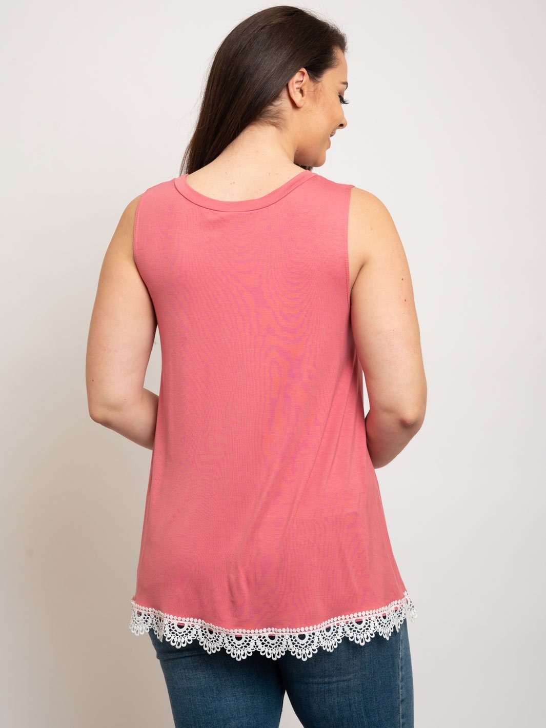 PLUS SIZE SLEEVELESS CROCHET DETAIL TOP