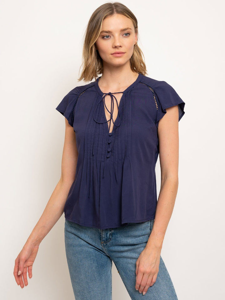 WOMEN'S LACE UP BOTTON CLOSURE TUNIC TOP