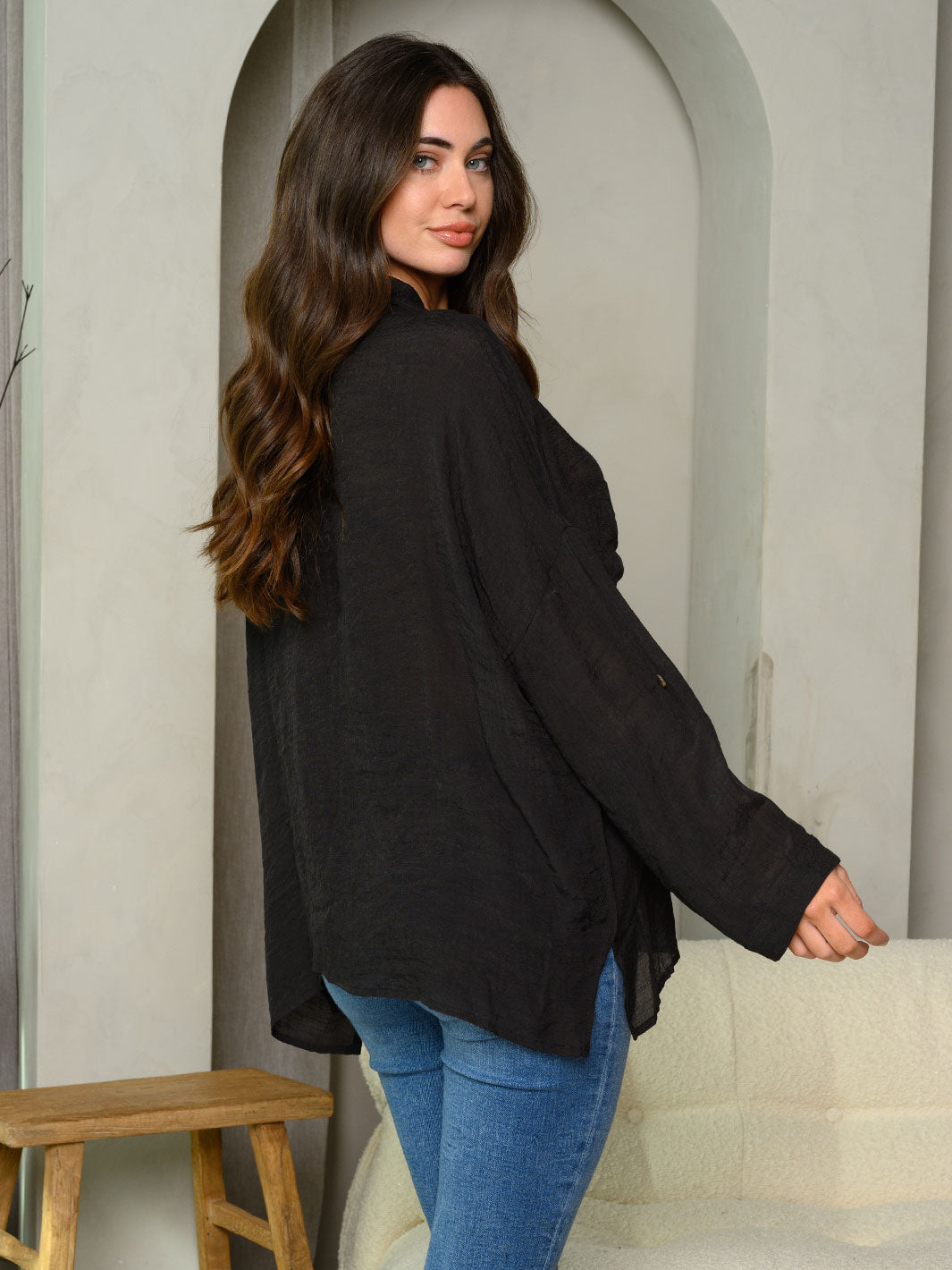 WOMEN'S LONG SLEEVE BUTTON UP SOLID TOP