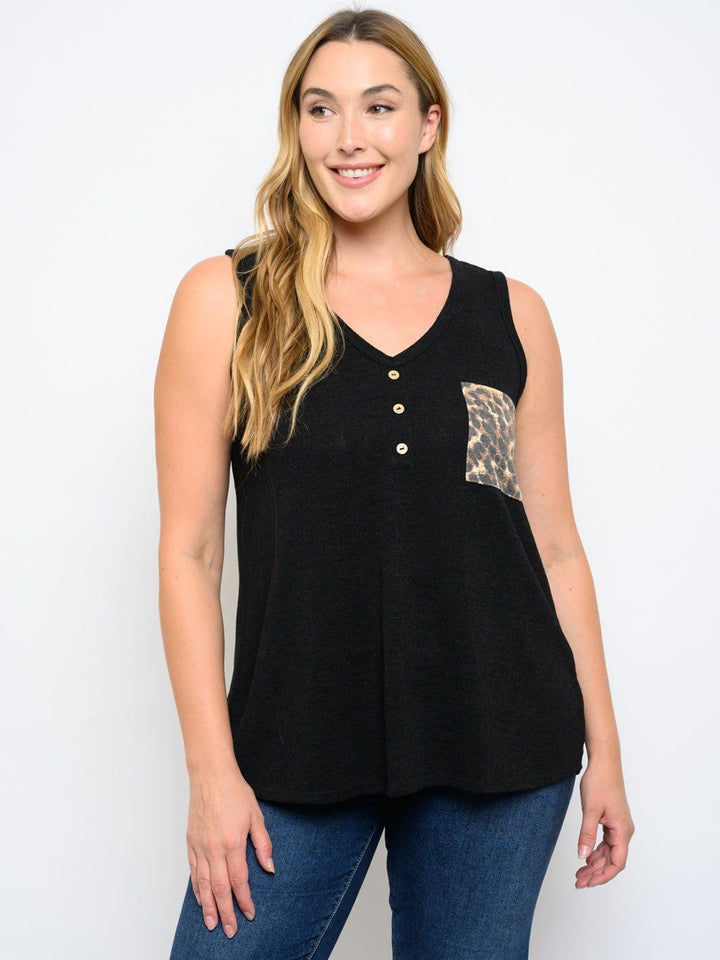 PLUS SIZE SLEEVELESS FRONT POCKET TANK TOP